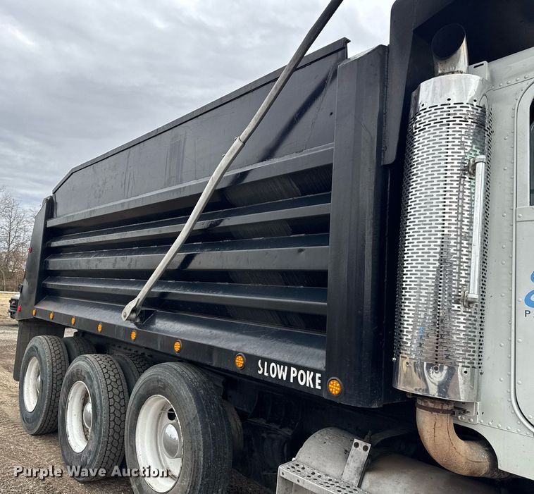 image for item DH9876 1998 Freightliner FLD dump truck