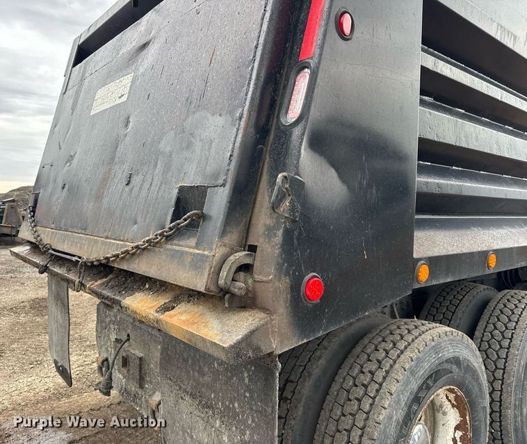 image for item DH9876 1998 Freightliner FLD dump truck