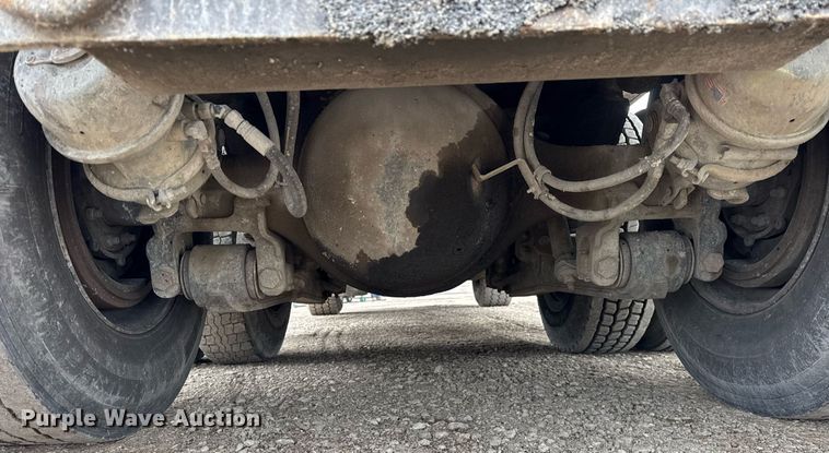 image for item DH9876 1998 Freightliner FLD dump truck