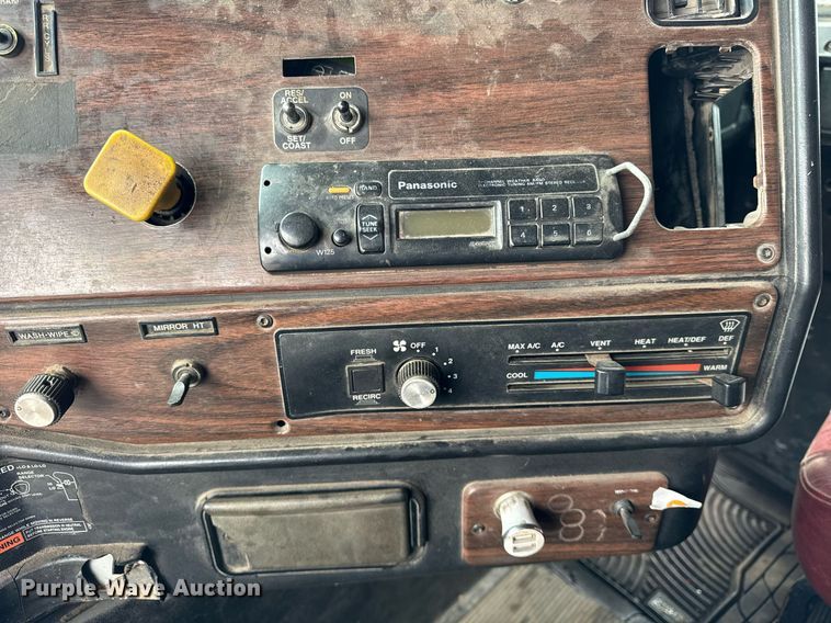 image for item DH9876 1998 Freightliner FLD dump truck