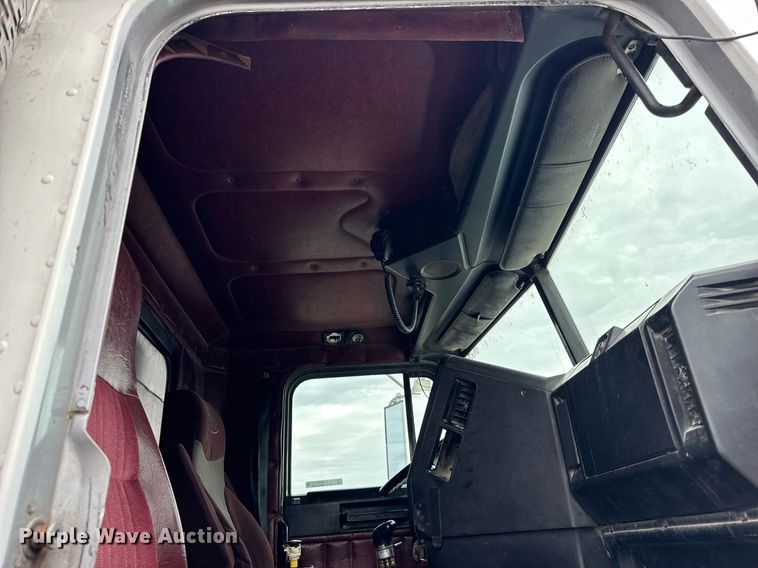 image for item DH9876 1998 Freightliner FLD dump truck