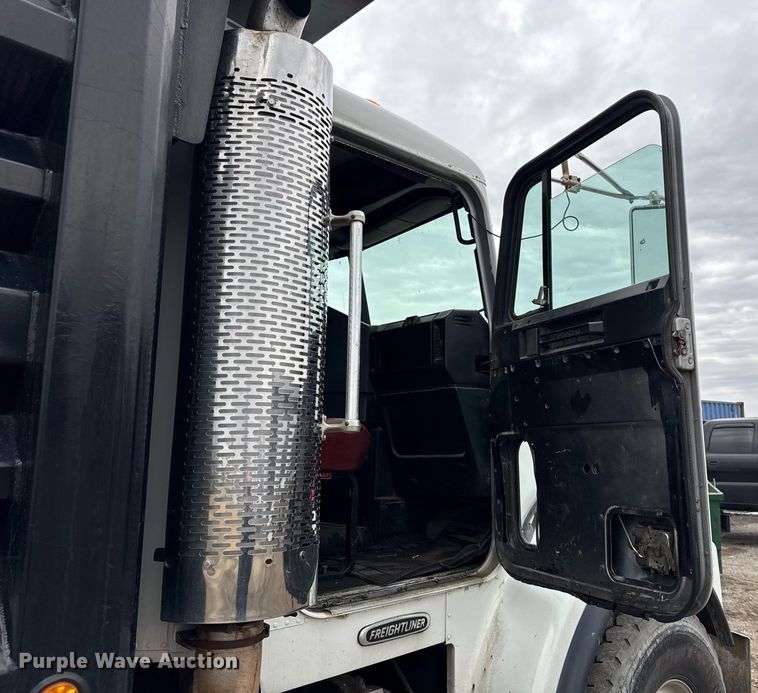 image for item DH9876 1998 Freightliner FLD dump truck