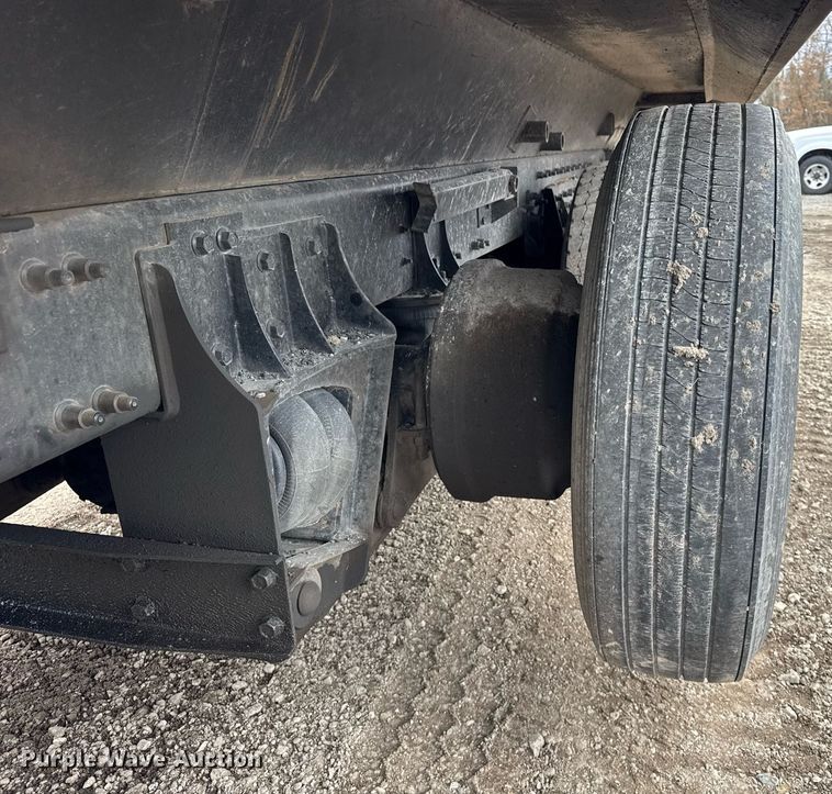 image for item DH9876 1998 Freightliner FLD dump truck