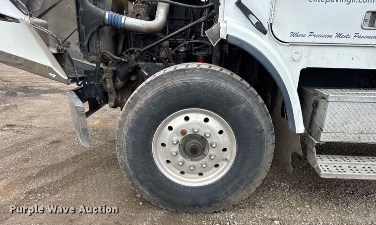 image for item DH9876 1998 Freightliner FLD dump truck