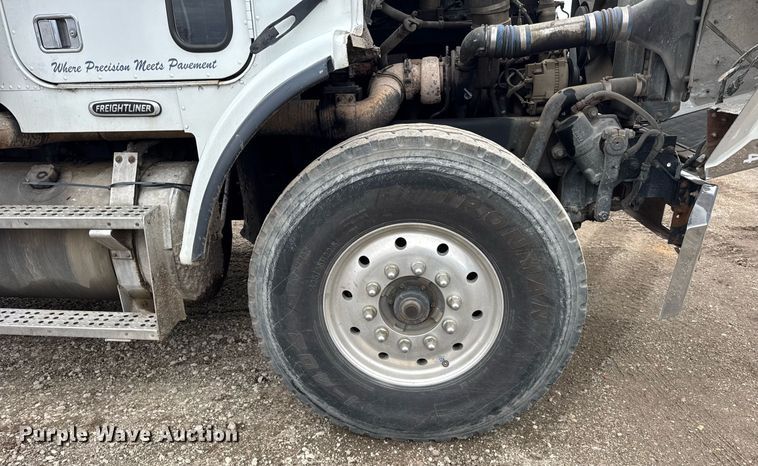 image for item DH9876 1998 Freightliner FLD dump truck