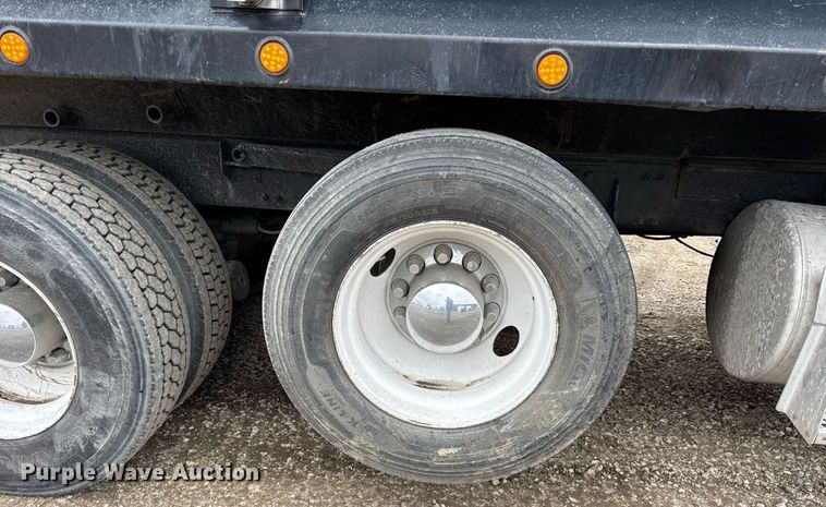 image for item DH9876 1998 Freightliner FLD dump truck