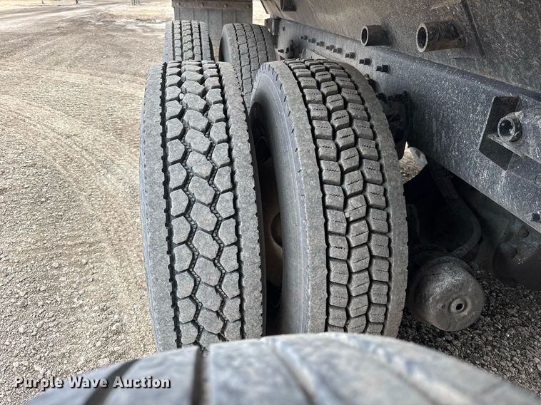 image for item DH9876 1998 Freightliner FLD dump truck