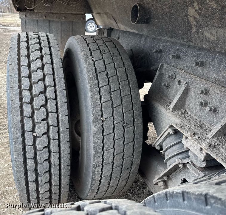 image for item DH9876 1998 Freightliner FLD dump truck