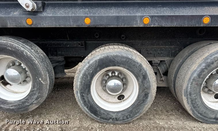 image for item DH9876 1998 Freightliner FLD dump truck
