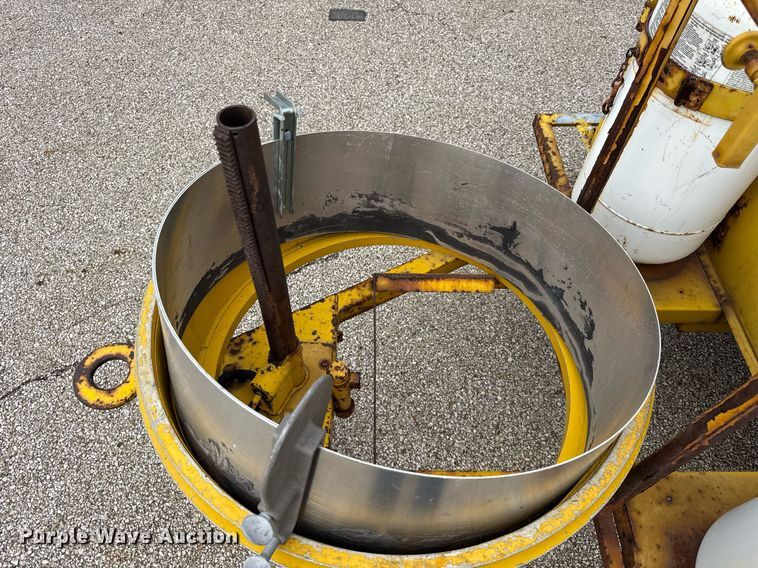 image for item DH9878 1983 Hesco 4040 07 power unit