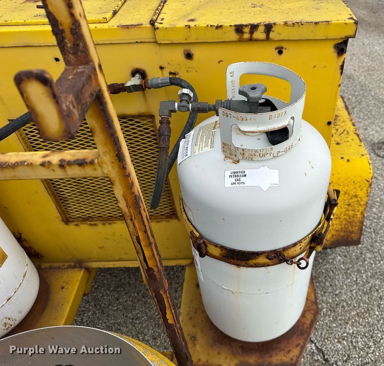 image for item DH9878 1983 Hesco 4040 07 power unit