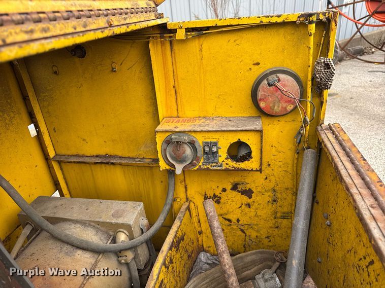 image for item DH9878 1983 Hesco 4040 07 power unit