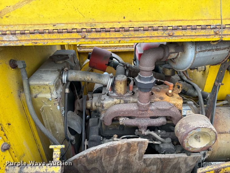 image for item DH9878 1983 Hesco 4040 07 power unit