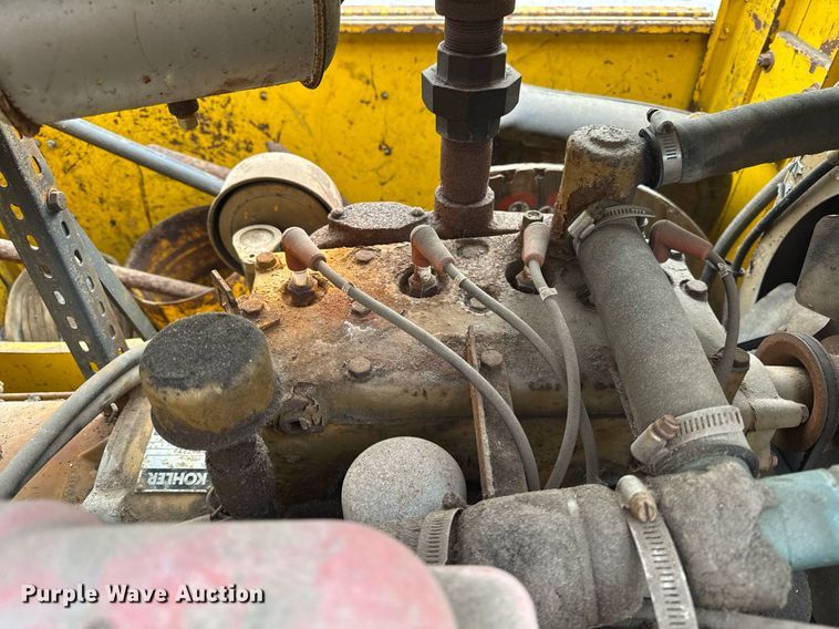 image for item DH9878 1983 Hesco 4040 07 power unit