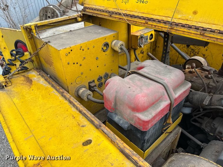 image for item DH9878 1983 Hesco 4040 07 power unit