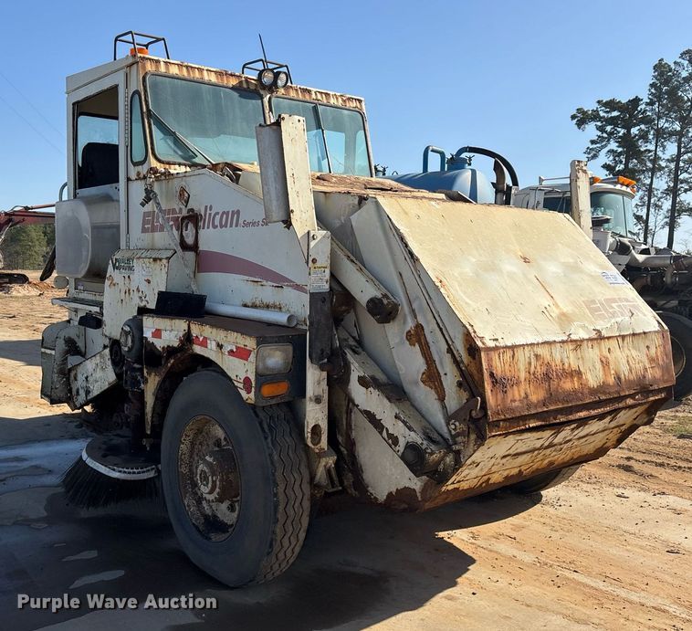 image for item DM1892 1997 Elgin Pelican Series SE street sweeper