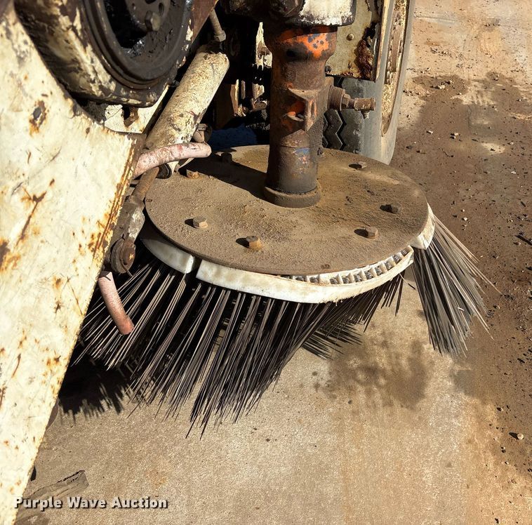 image for item DM1892 1997 Elgin Pelican Series SE street sweeper