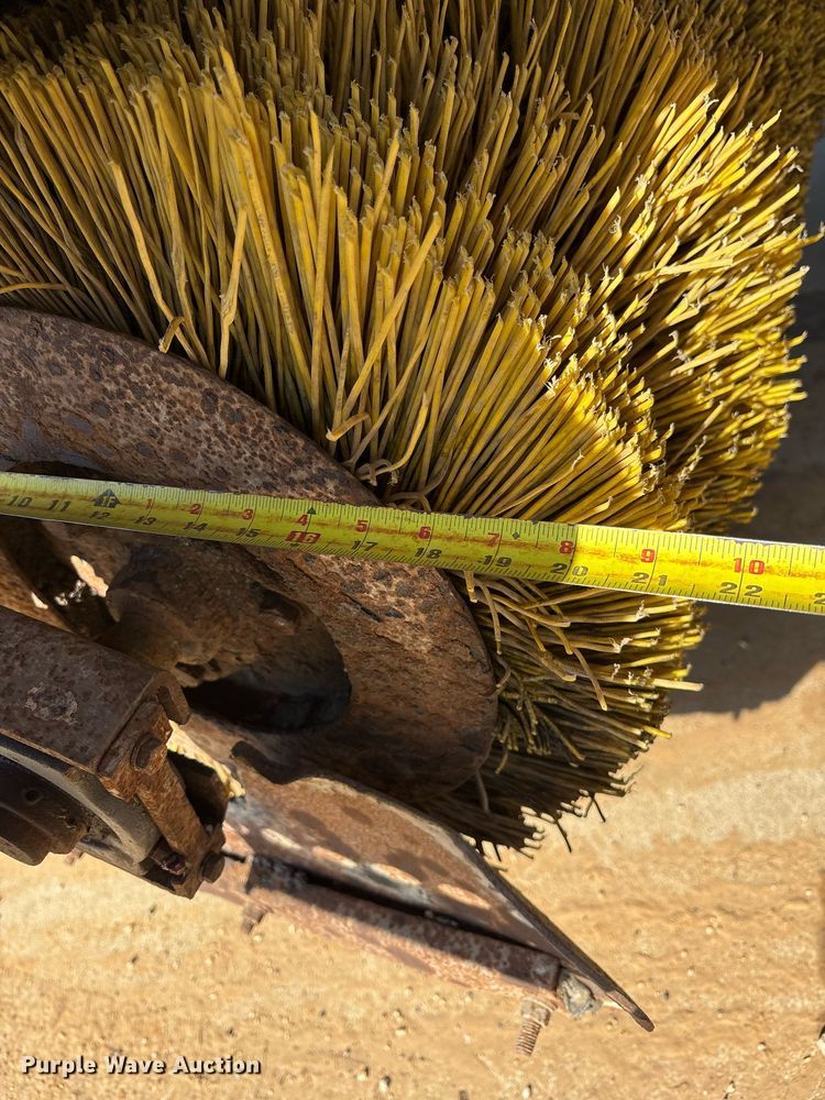 image for item DM1892 1997 Elgin Pelican Series SE street sweeper