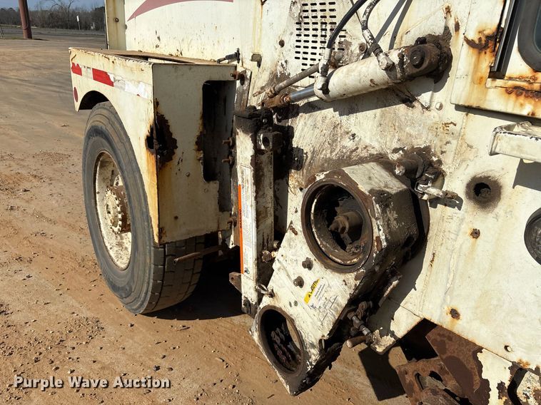 image for item DM1892 1997 Elgin Pelican Series SE street sweeper