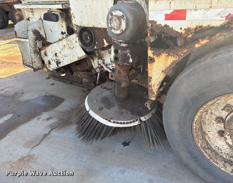 image for item DM1892 1997 Elgin Pelican Series SE street sweeper