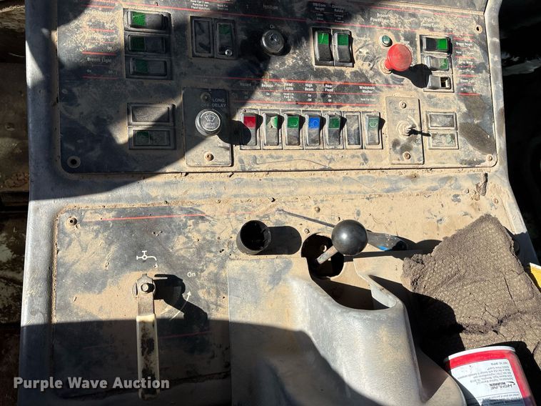 image for item DM1892 1997 Elgin Pelican Series SE street sweeper