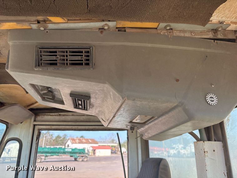 image for item DM1892 1997 Elgin Pelican Series SE street sweeper