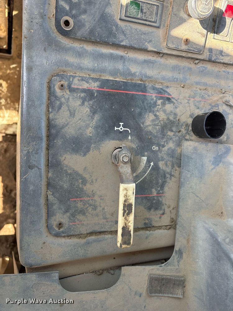 image for item DM1892 1997 Elgin Pelican Series SE street sweeper