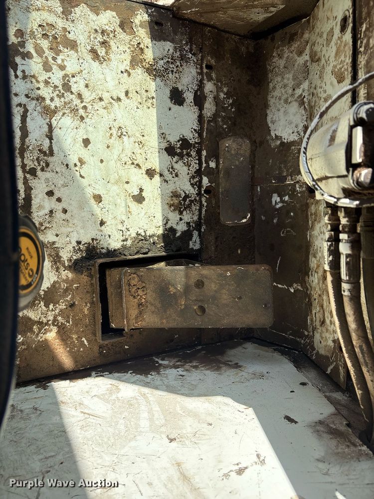 image for item DM1892 1997 Elgin Pelican Series SE street sweeper