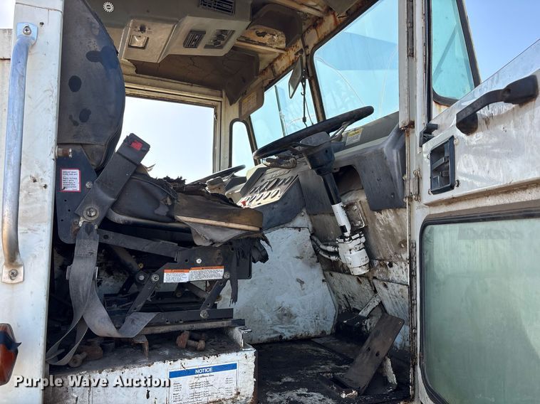 image for item DM1892 1997 Elgin Pelican Series SE street sweeper