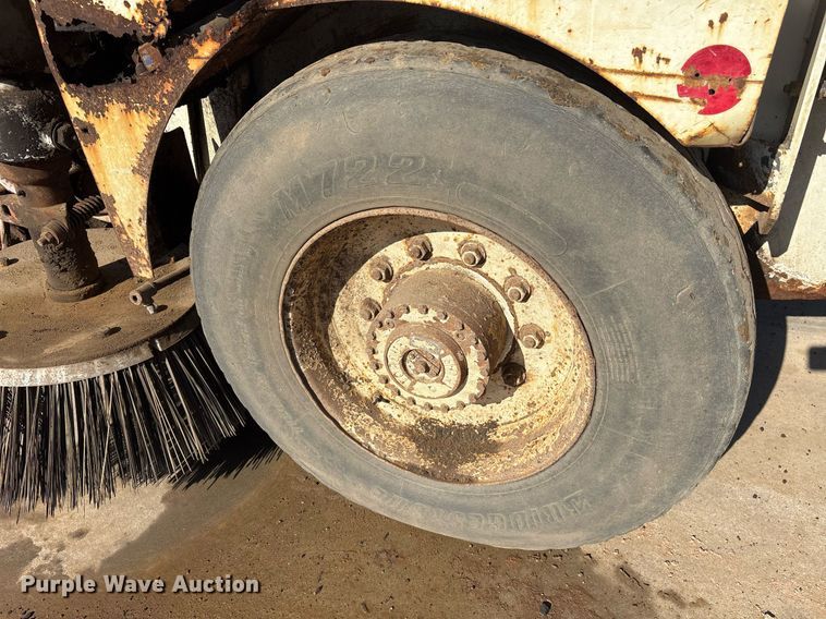 image for item DM1892 1997 Elgin Pelican Series SE street sweeper