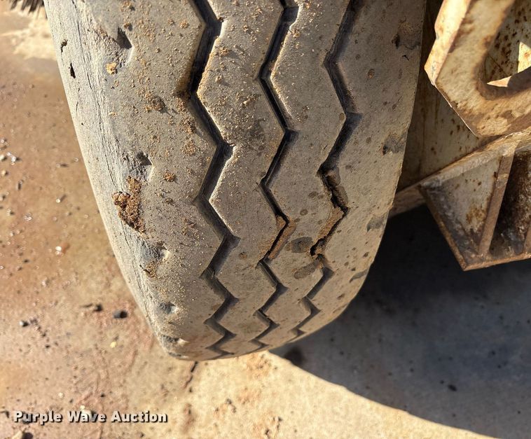 image for item DM1892 1997 Elgin Pelican Series SE street sweeper