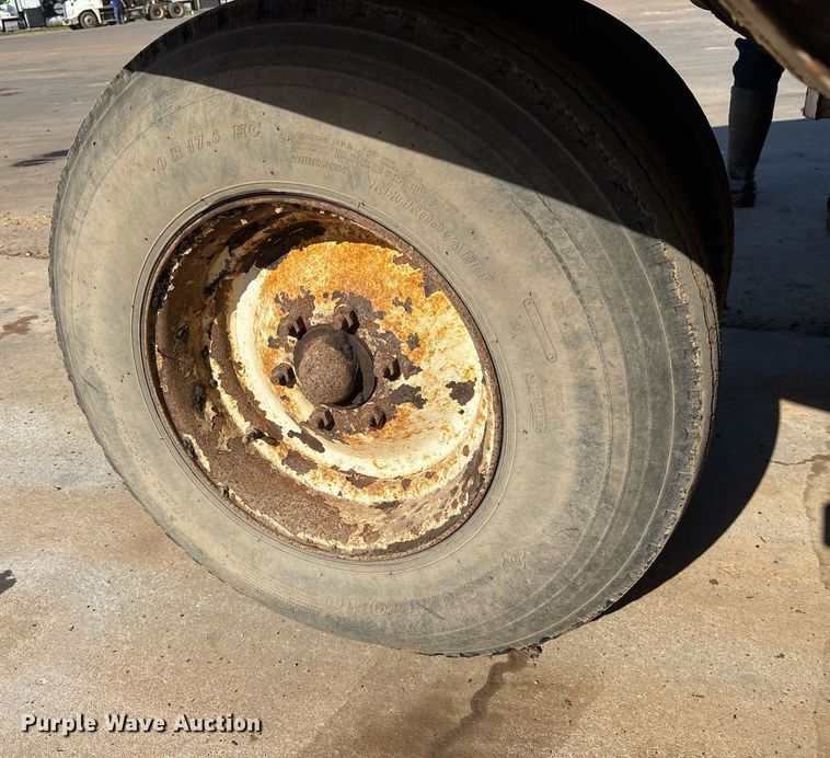 image for item DM1892 1997 Elgin Pelican Series SE street sweeper