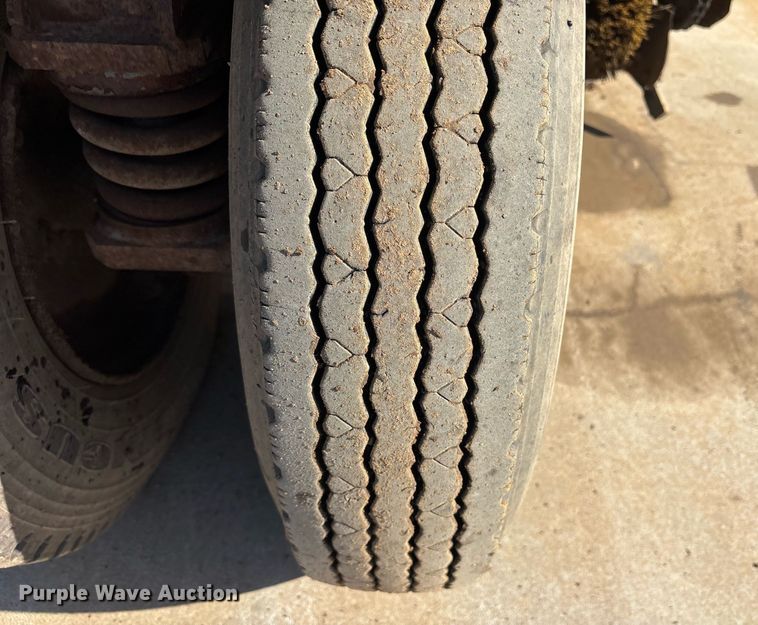 image for item DM1892 1997 Elgin Pelican Series SE street sweeper