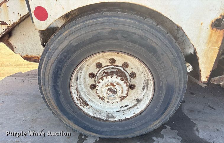 image for item DM1892 1997 Elgin Pelican Series SE street sweeper