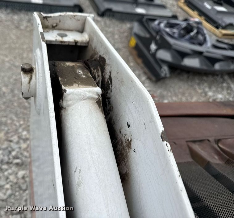 image for item DM5600 1998 Bobcat 863 skid steer loader