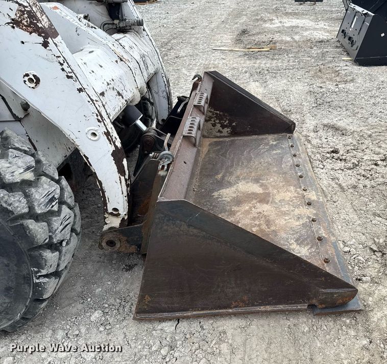 image for item DM5600 1998 Bobcat 863 skid steer loader