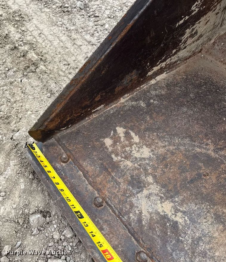 image for item DM5600 1998 Bobcat 863 skid steer loader