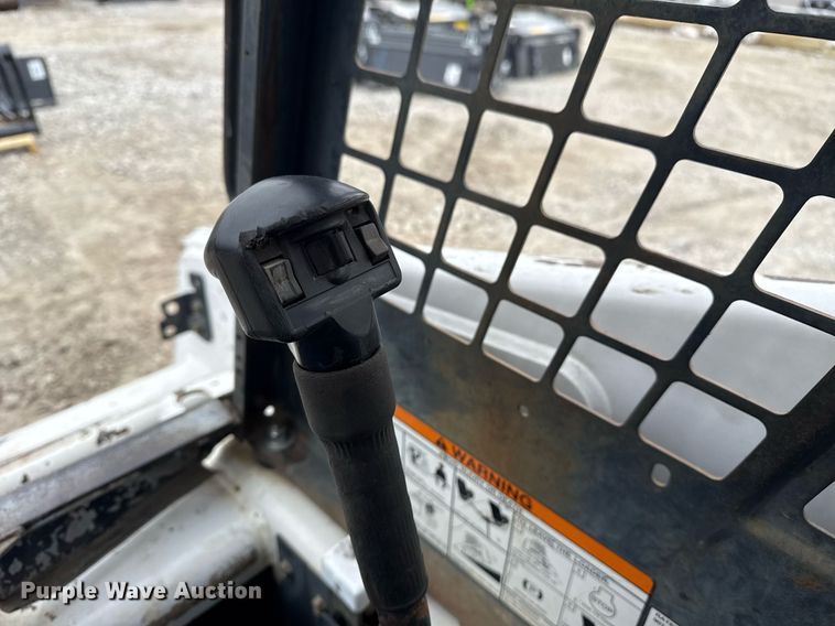 image for item DM5600 1998 Bobcat 863 skid steer loader