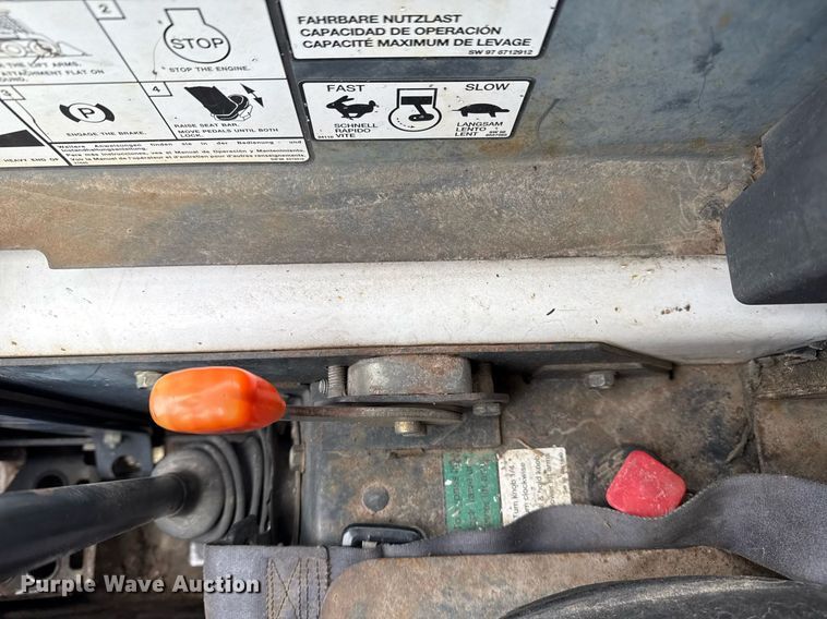 image for item DM5600 1998 Bobcat 863 skid steer loader