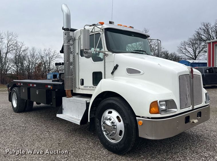 image for item DM5604 2008 Kenworth T300 winch truck