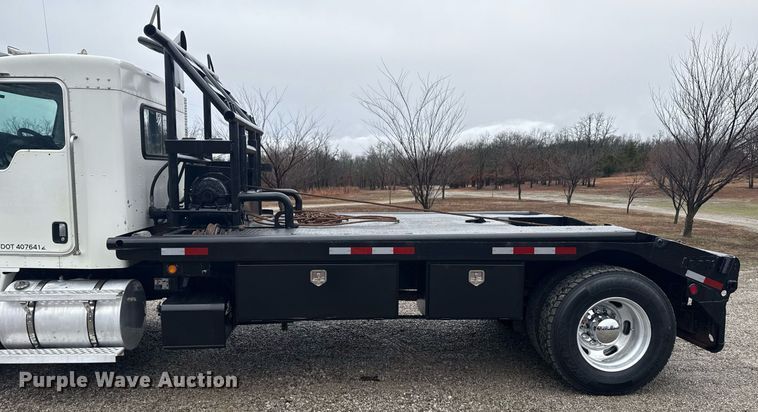 image for item DM5604 2008 Kenworth T300 winch truck