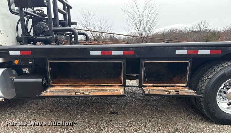 image for item DM5604 2008 Kenworth T300 winch truck