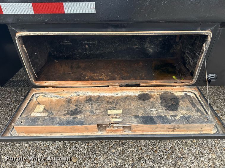 image for item DM5604 2008 Kenworth T300 winch truck