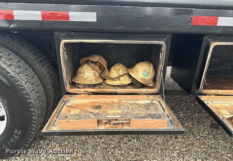 image for item DM5604 2008 Kenworth T300 winch truck