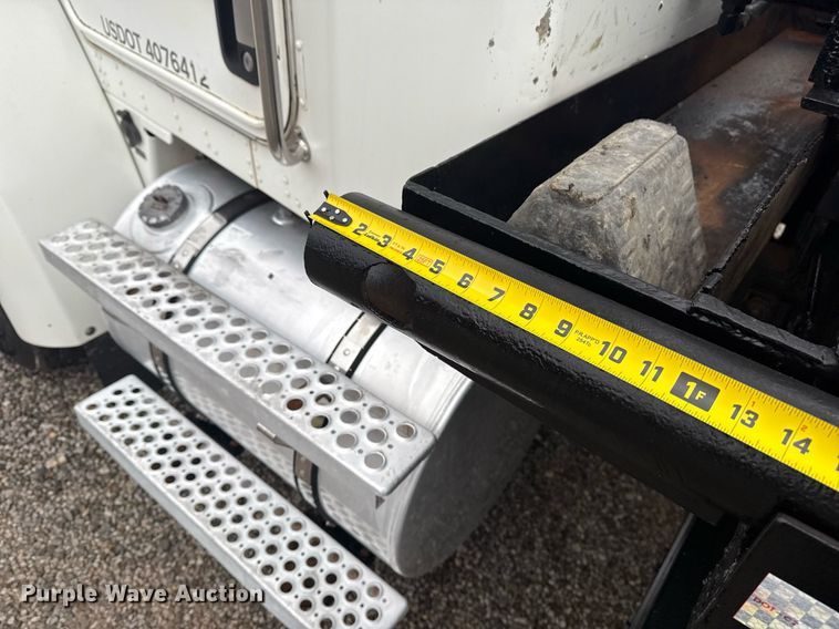 image for item DM5604 2008 Kenworth T300 winch truck