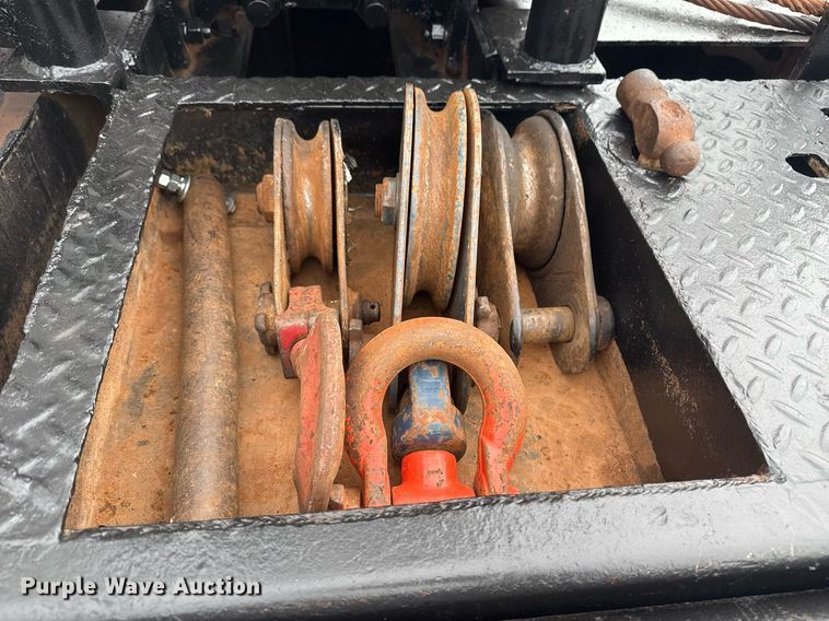 image for item DM5604 2008 Kenworth T300 winch truck