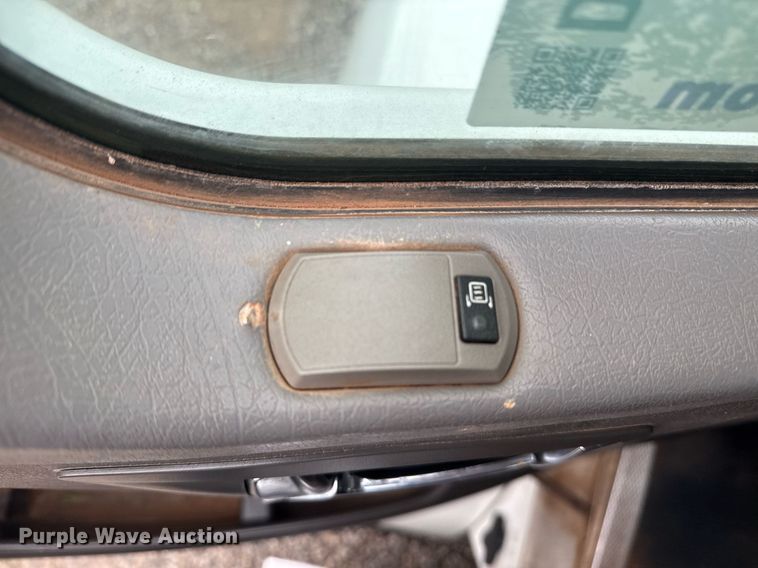 image for item DM5604 2008 Kenworth T300 winch truck