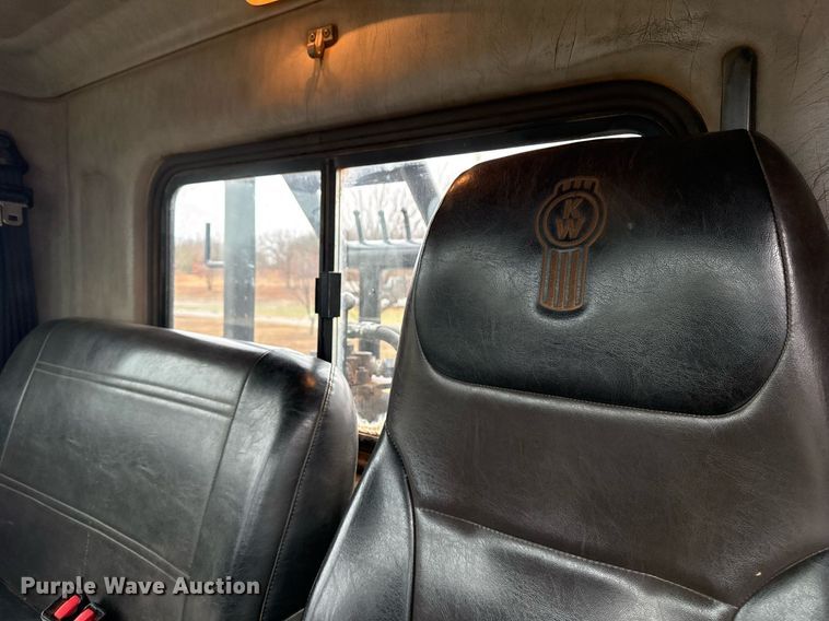 image for item DM5604 2008 Kenworth T300 winch truck