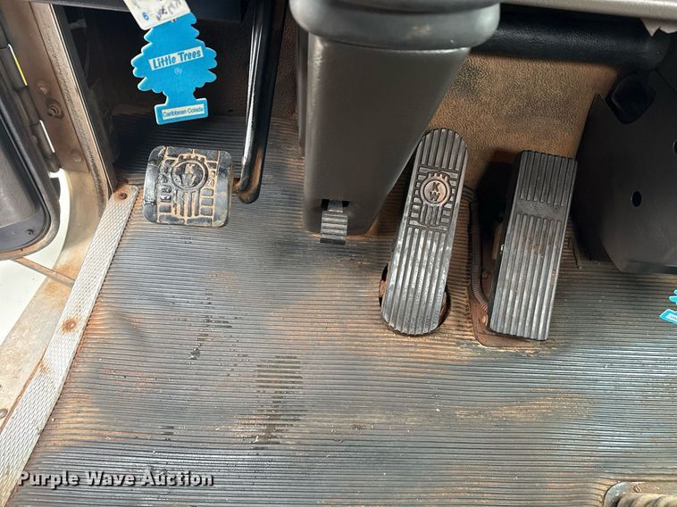 image for item DM5604 2008 Kenworth T300 winch truck