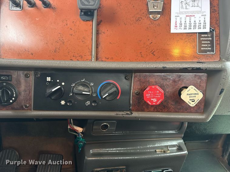 image for item DM5604 2008 Kenworth T300 winch truck